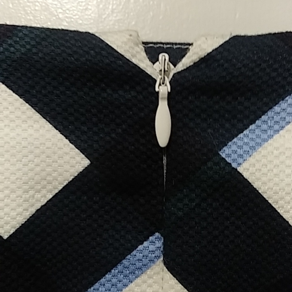 Ann Taylor size 12 petite ladies skirt.  Block pattern. - Picture 3 of 7